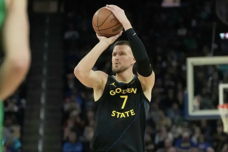 开云电子-Slater：波尔津吉斯已随队前往休斯顿，是否出战尚未确定