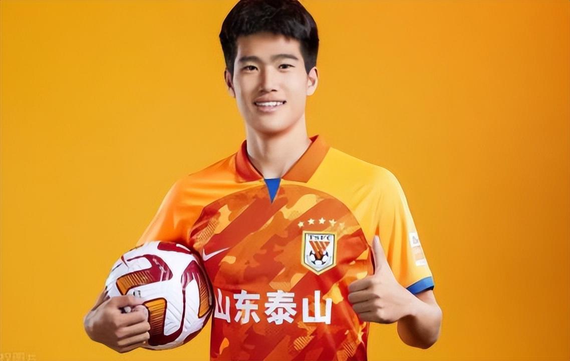 开云登录入口地址-于根伟胆子真大！已提前提拔08后新星进津门虎一线队，值得期待